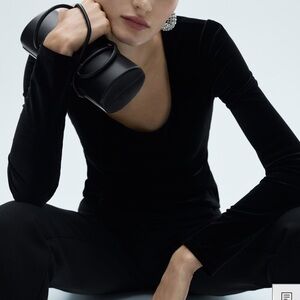 Mango NWT size M low cut velvet top black